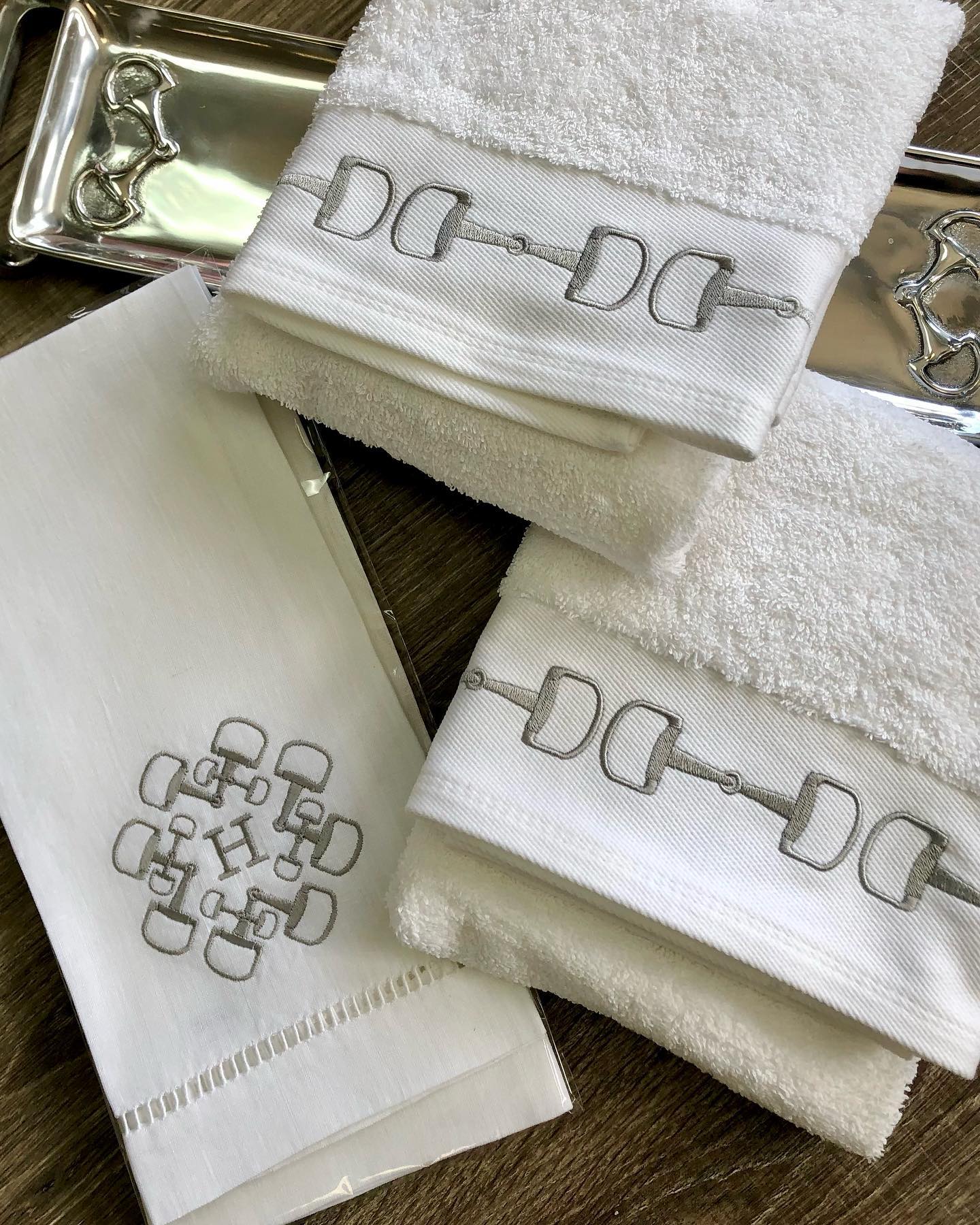 Signature D-Ring Collection